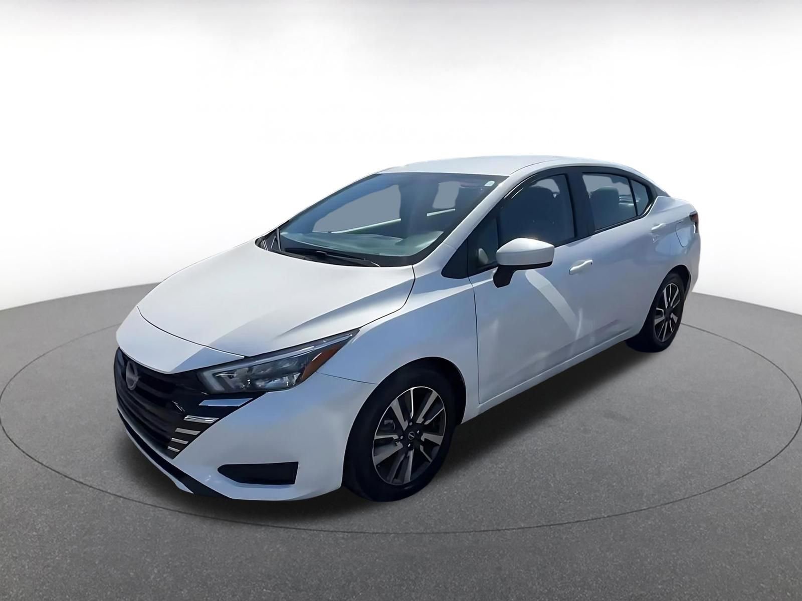 Used 2025 Nissan Versa SV FWD image 8