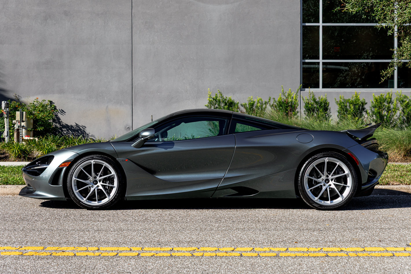 New 2027 McLaren 750S RWD image 25
