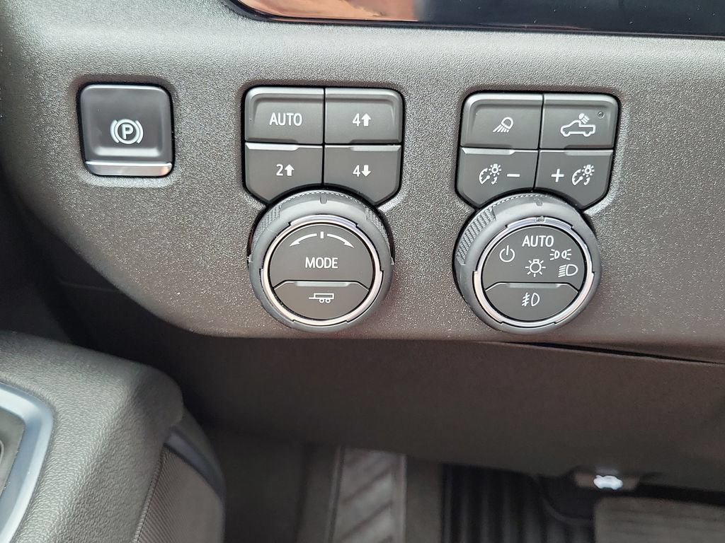 Used 2026 Chevrolet Silverado 2500 LT w/ All Star Edition AWD/4WD image 17