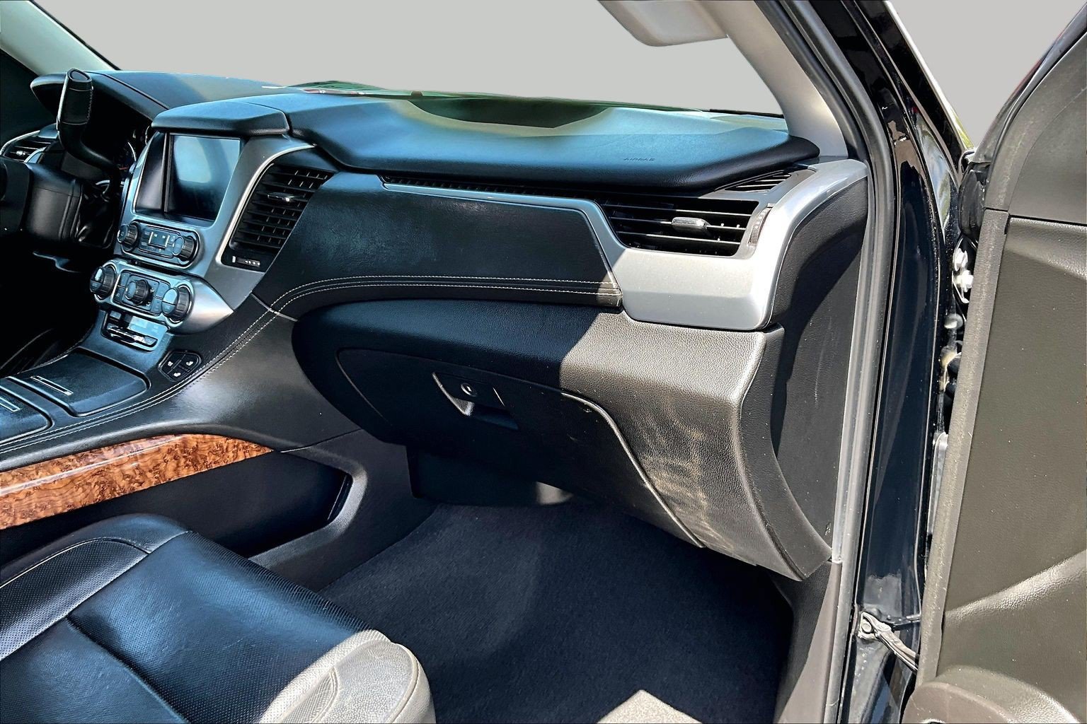 Used 2019 Chevrolet Tahoe Premier AWD/4WD image 15