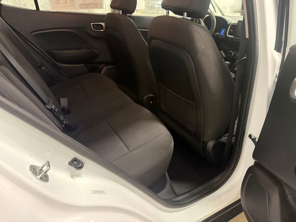 Certified 2022 Hyundai Venue SE w/ Cargo Package FWD image 27