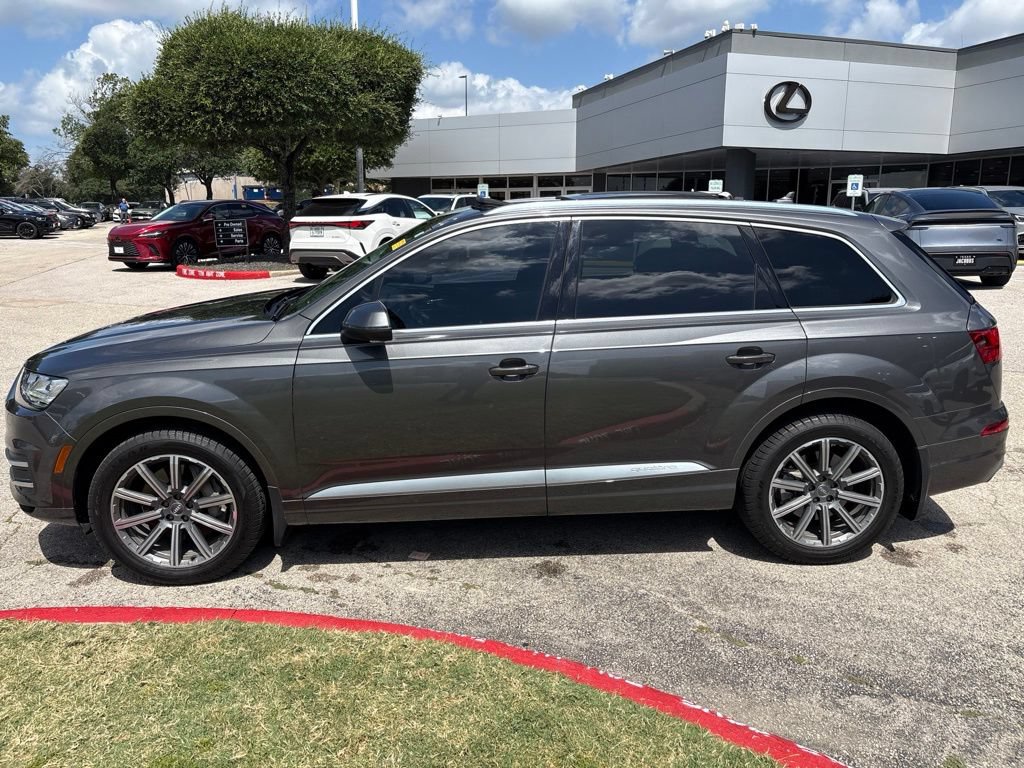 Used 2018 Audi Q7 3.0T Premium Plus w/ Premium Plus Package AWD/4WD image 2