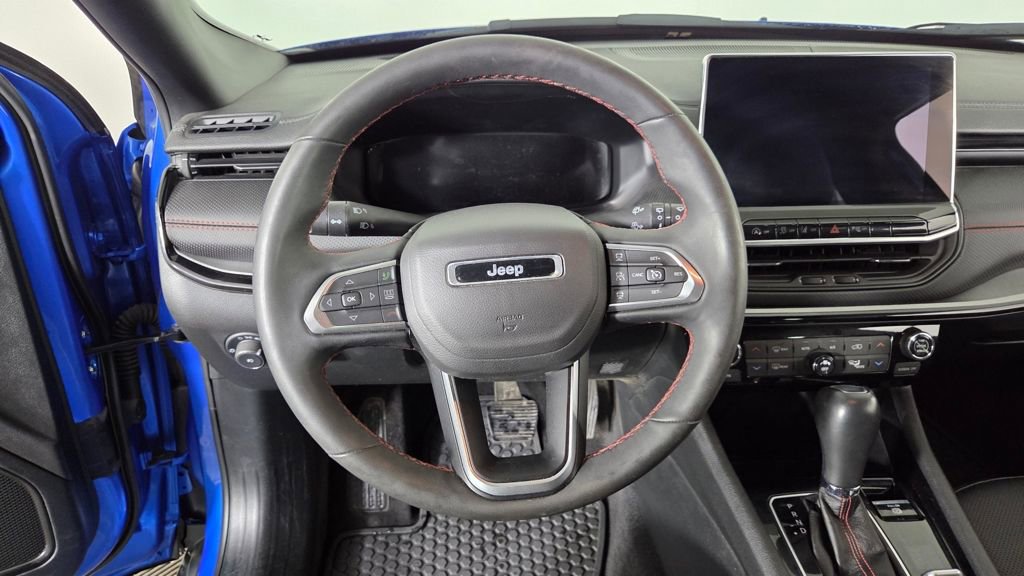 Used 2024 Jeep Compass Trailhawk w/ Trailhawk Elite Group image 17