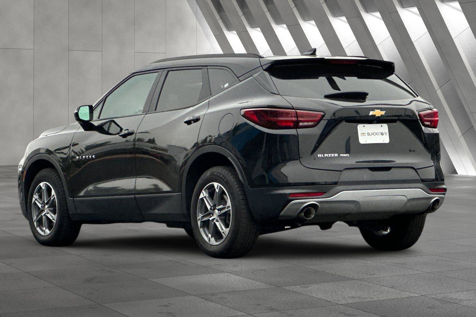 Used 2023 Chevrolet Blazer LT image 6