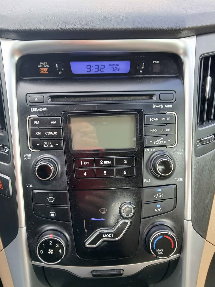 Used 2011 Hyundai Sonata GLS image 12