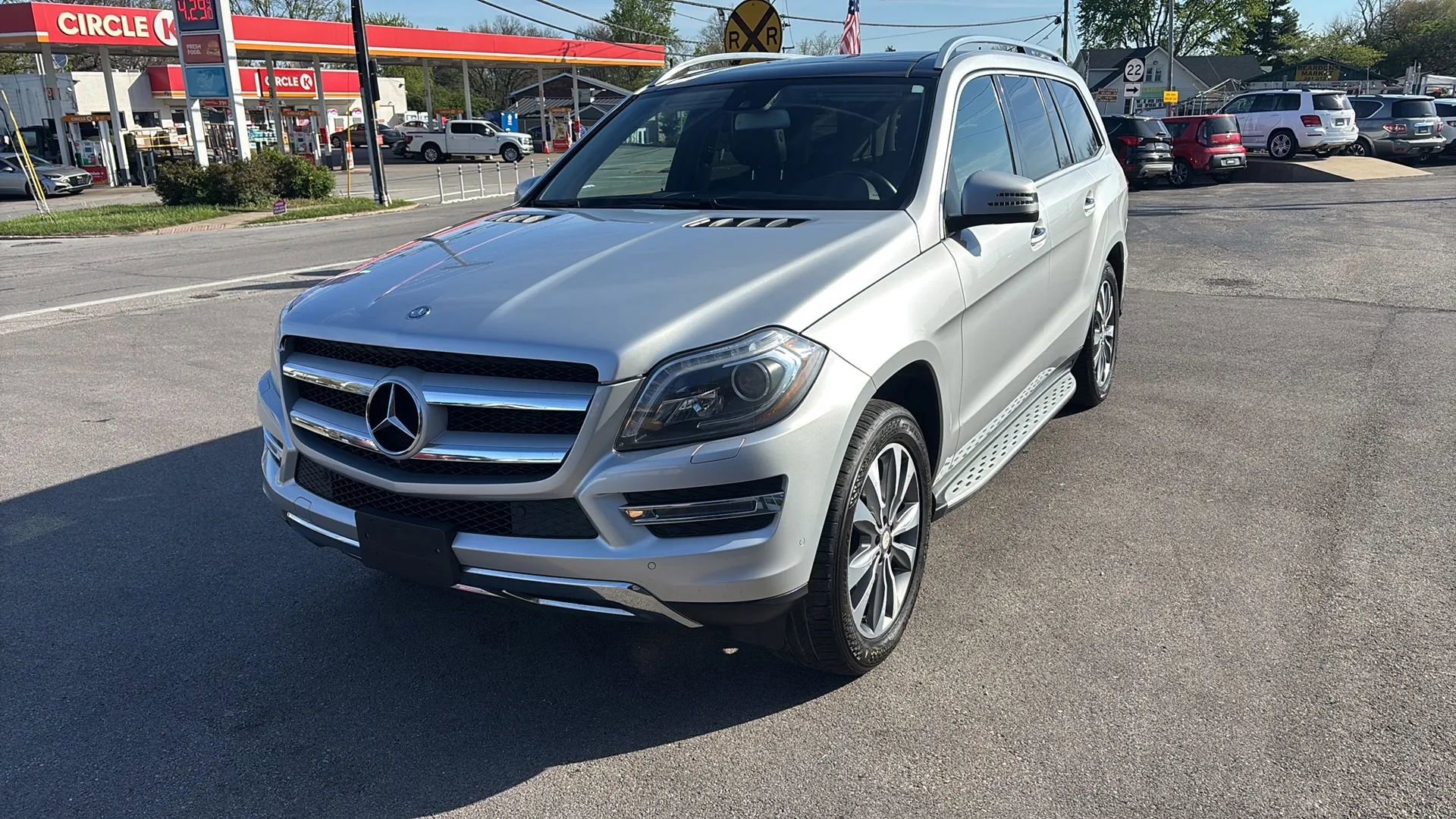 Used 2015 Mercedes-Benz GL 450 4MATIC image 2