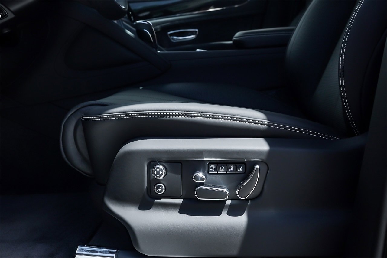 Certified 2024 Bentley Bentayga Extended Wheelbase image 29