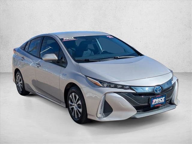 Used 2021 Toyota Prius Prime XLE video 3