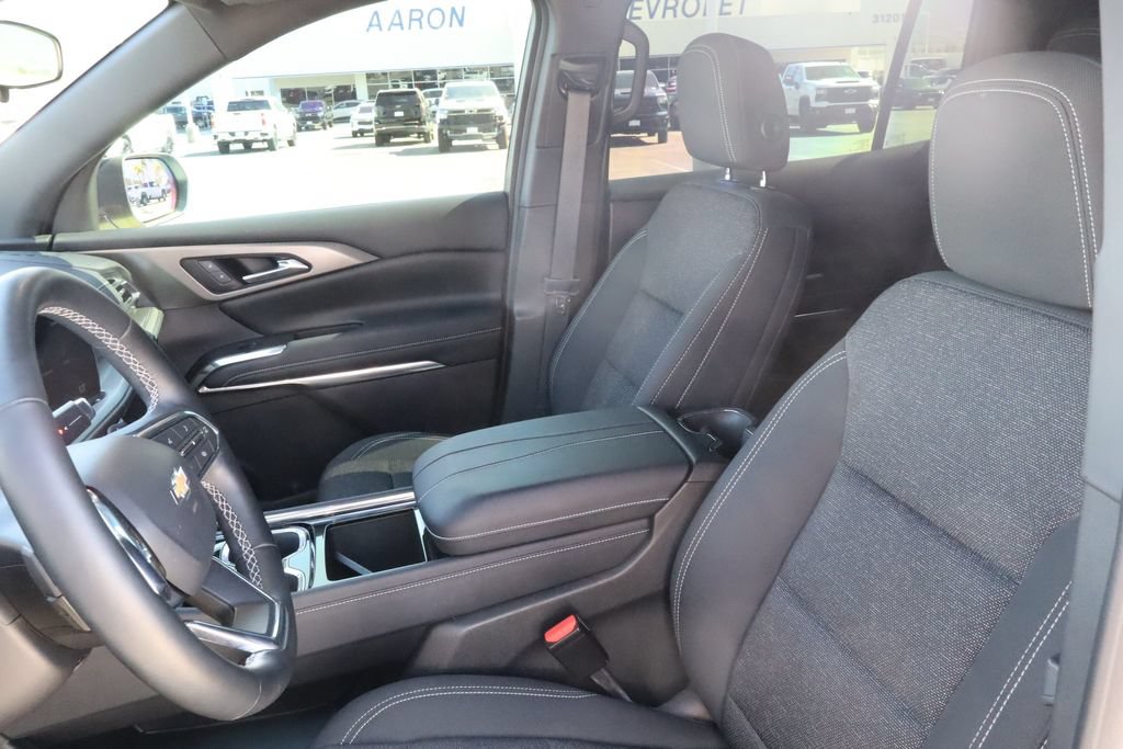 Used 2025 Chevrolet Traverse LT w/ Sun and Wheel Package FWD image 20