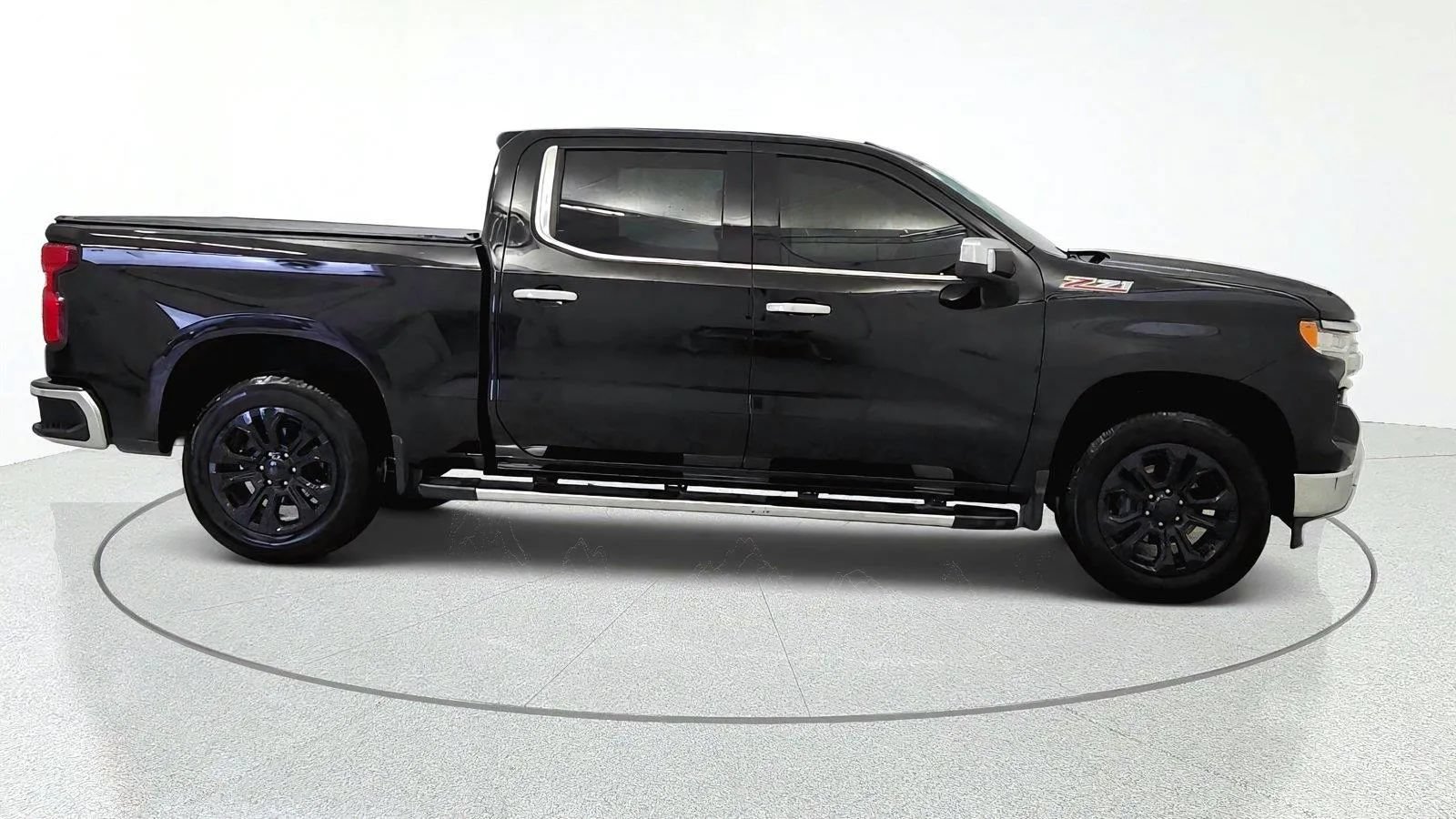 Used 2022 Chevrolet Silverado 1500 LTZ w/ LTZ Premium Package AWD/4WD image 10