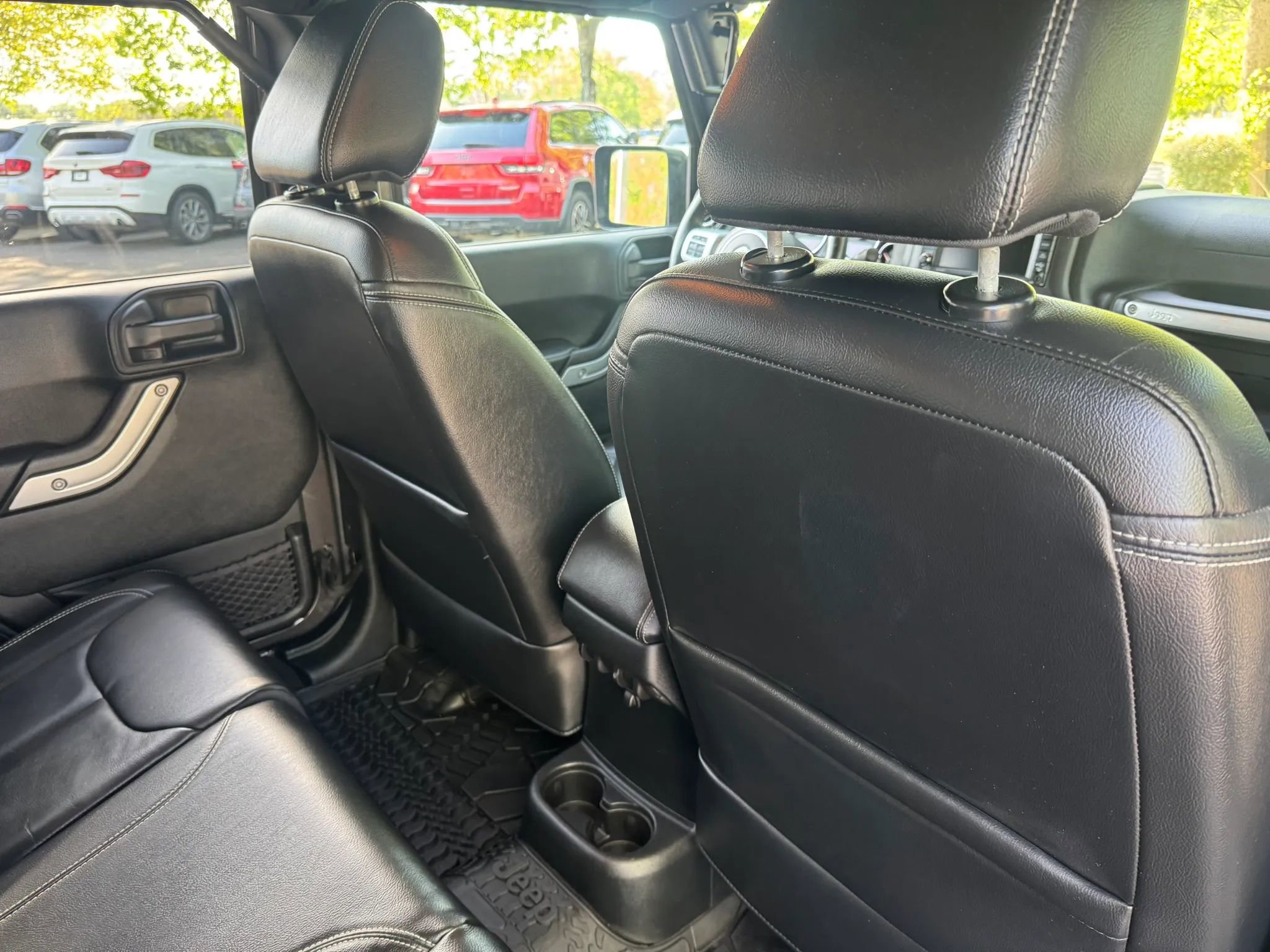 Used 2016 Jeep Wrangler Unlimited Rubicon image 25