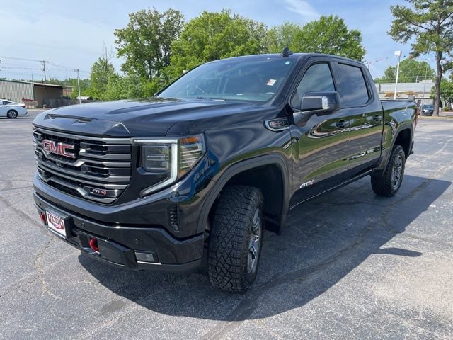 Used 2025 GMC Sierra 1500 AT4 AWD/4WD video 3