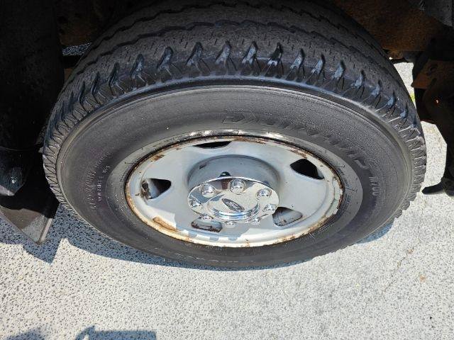 Used 2005 Ford F250 XL RWD image 28
