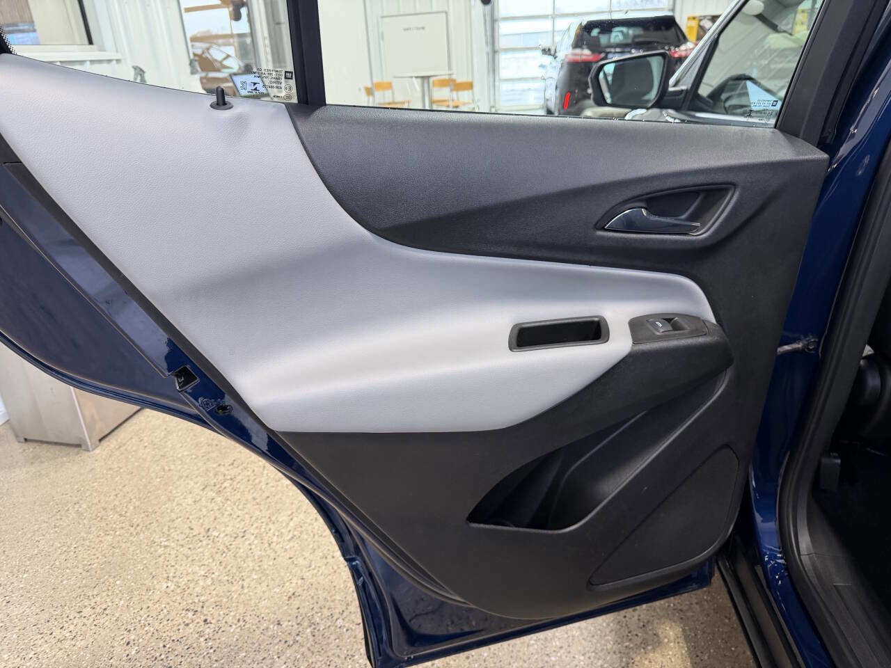 Used 2022 Chevrolet Equinox LS AWD/4WD image 24