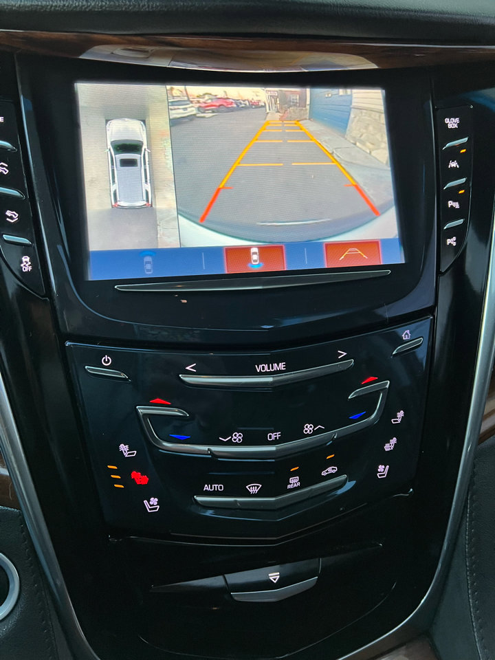 Used 2017 Cadillac Escalade Luxury image 30