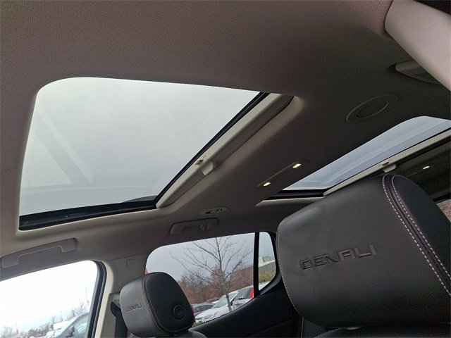 Used 2023 GMC Acadia Denali w/ Black Diamond Edition image 15