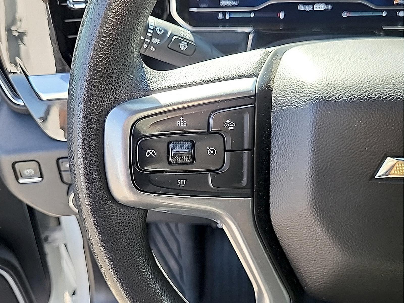 Used 2022 Chevrolet Silverado 1500 LT AWD/4WD image 16