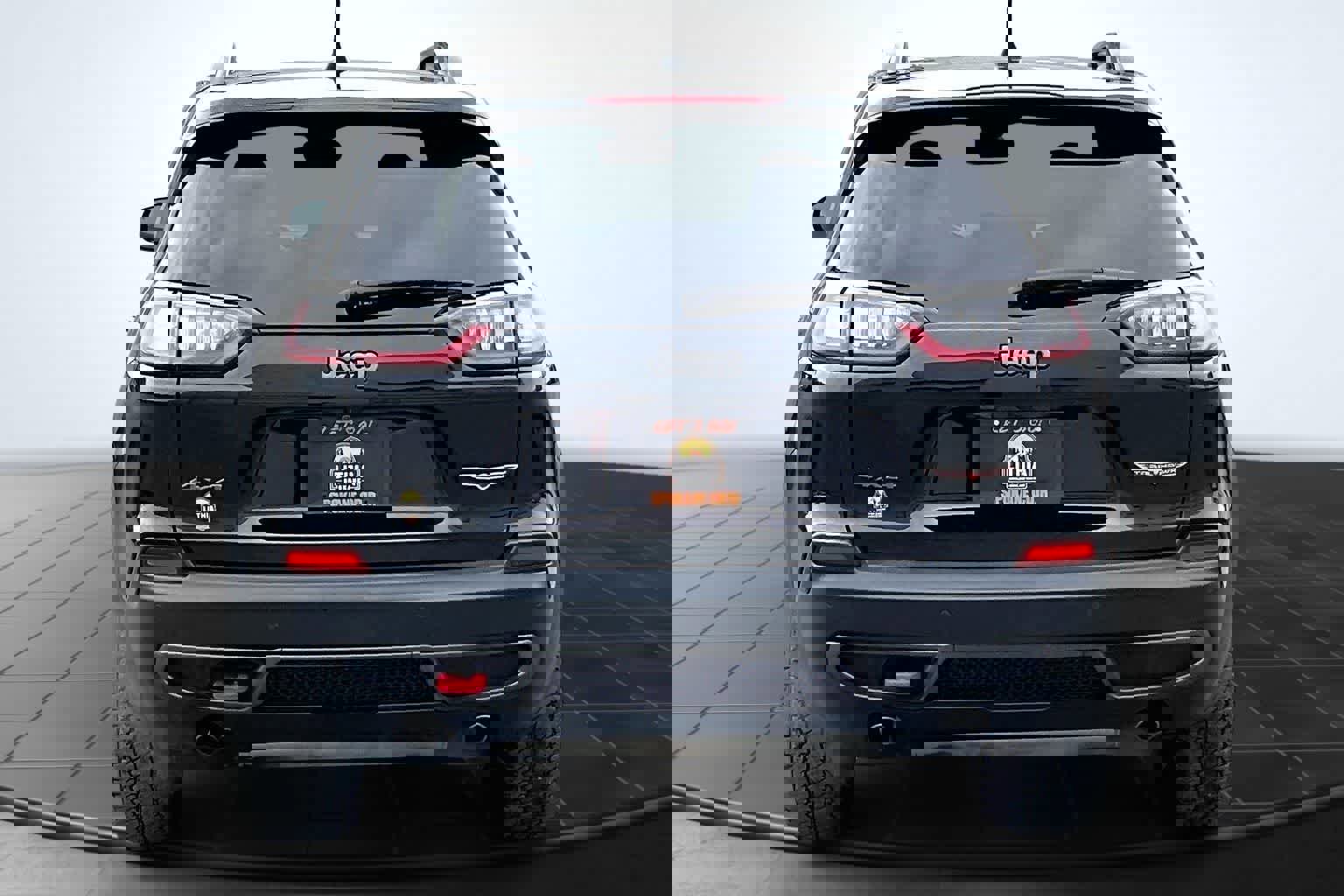 Used 2022 Jeep Cherokee Trailhawk image 5