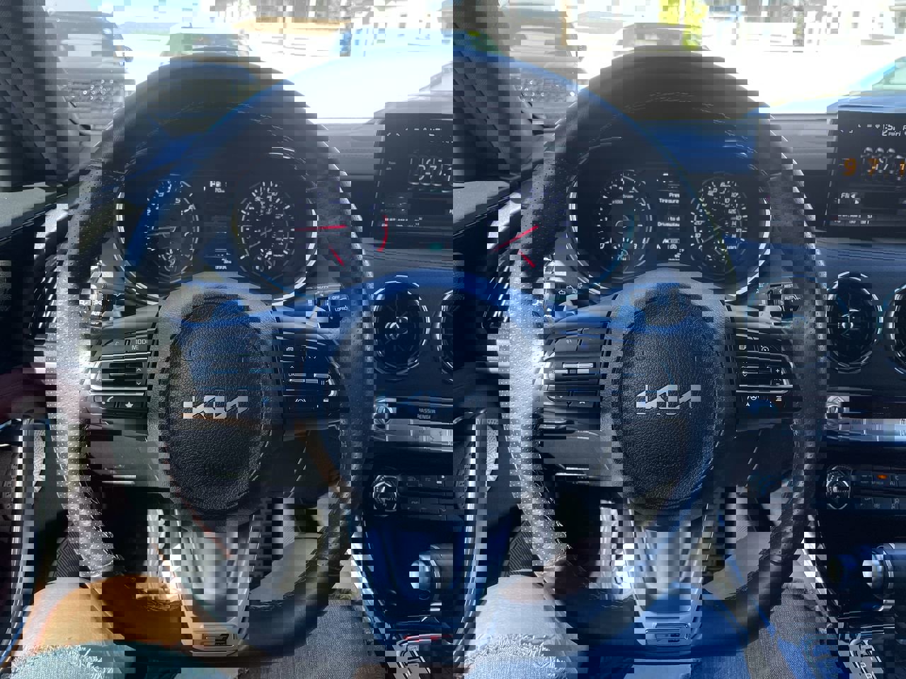 Used 2022 Kia Stinger GT-Line w/ Sun & Sound Package image 18