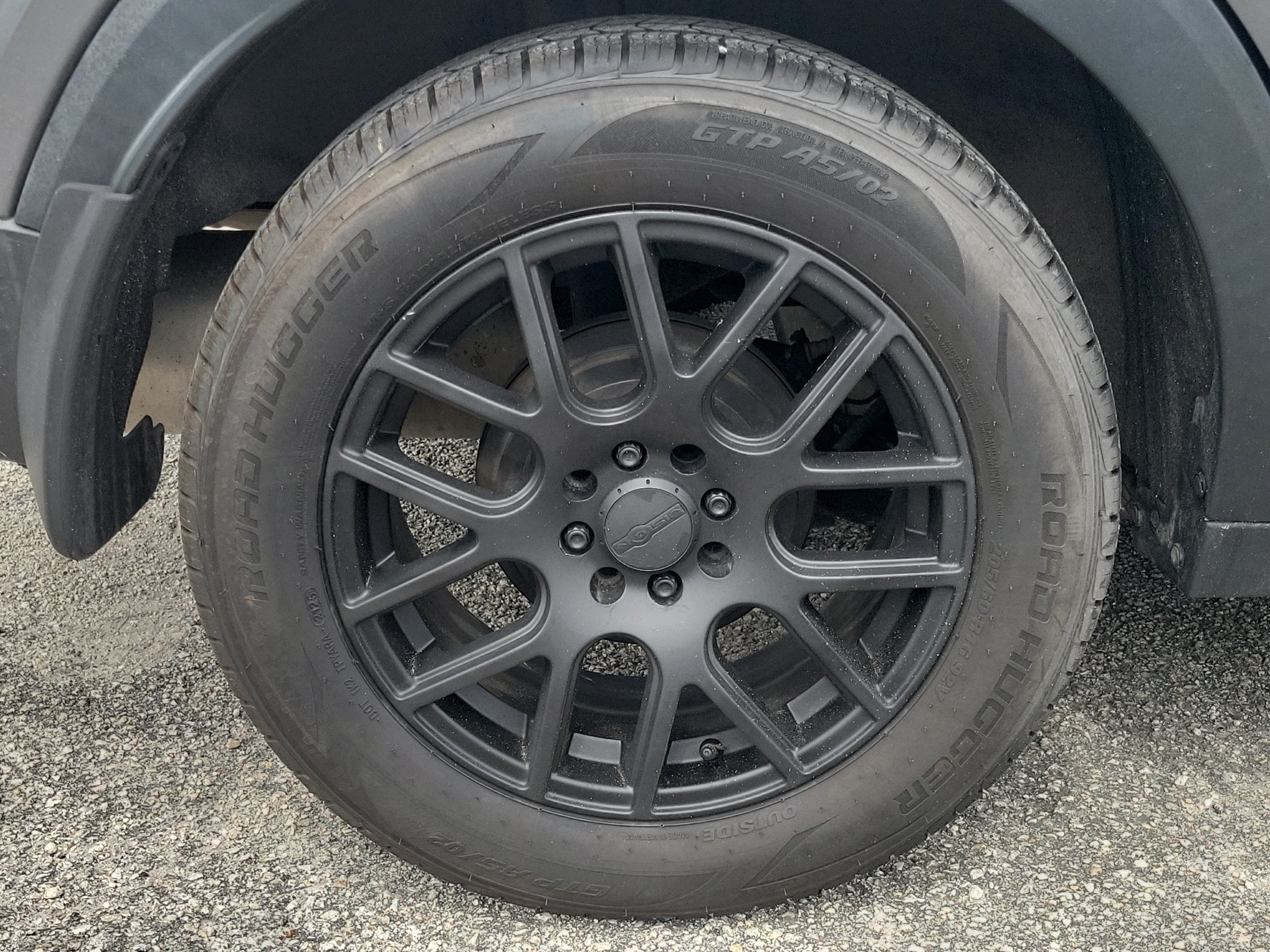 Used 2020 Nissan Kicks S FWD image 2