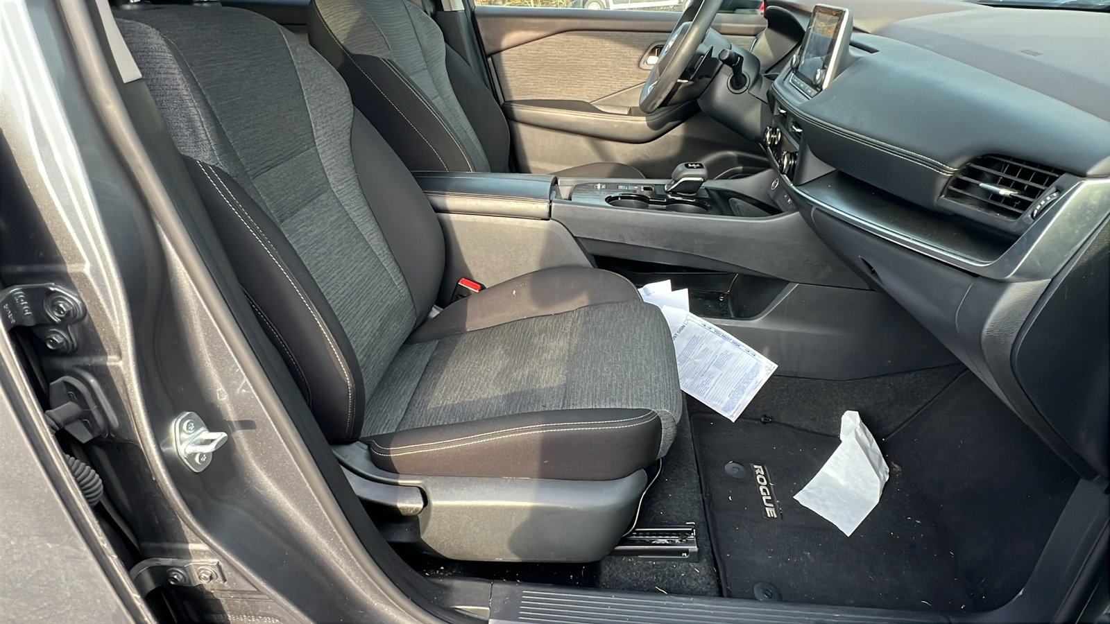 Used 2023 Nissan Rogue SV image 20