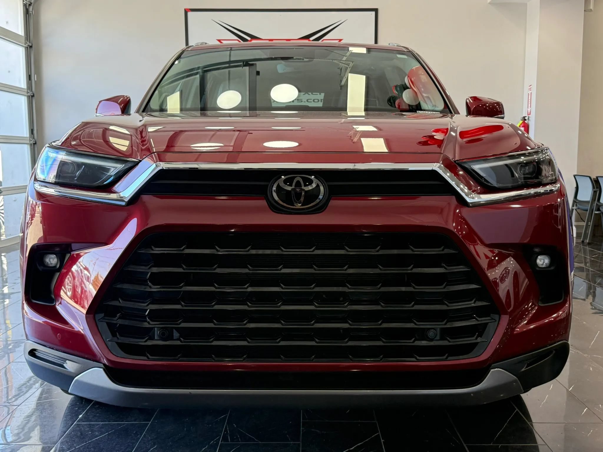 Used 2024 Toyota Grand Highlander AWD image 2