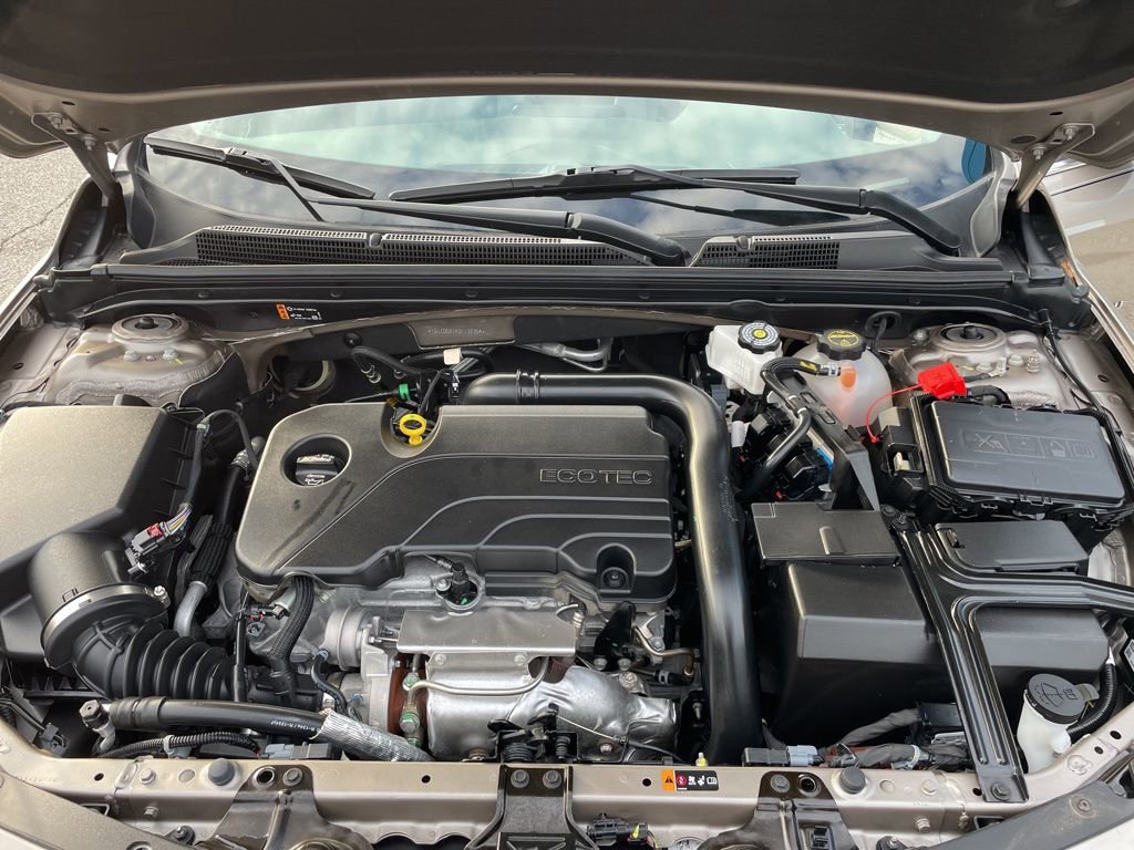 Used 2025 Chevrolet Malibu LT image 56