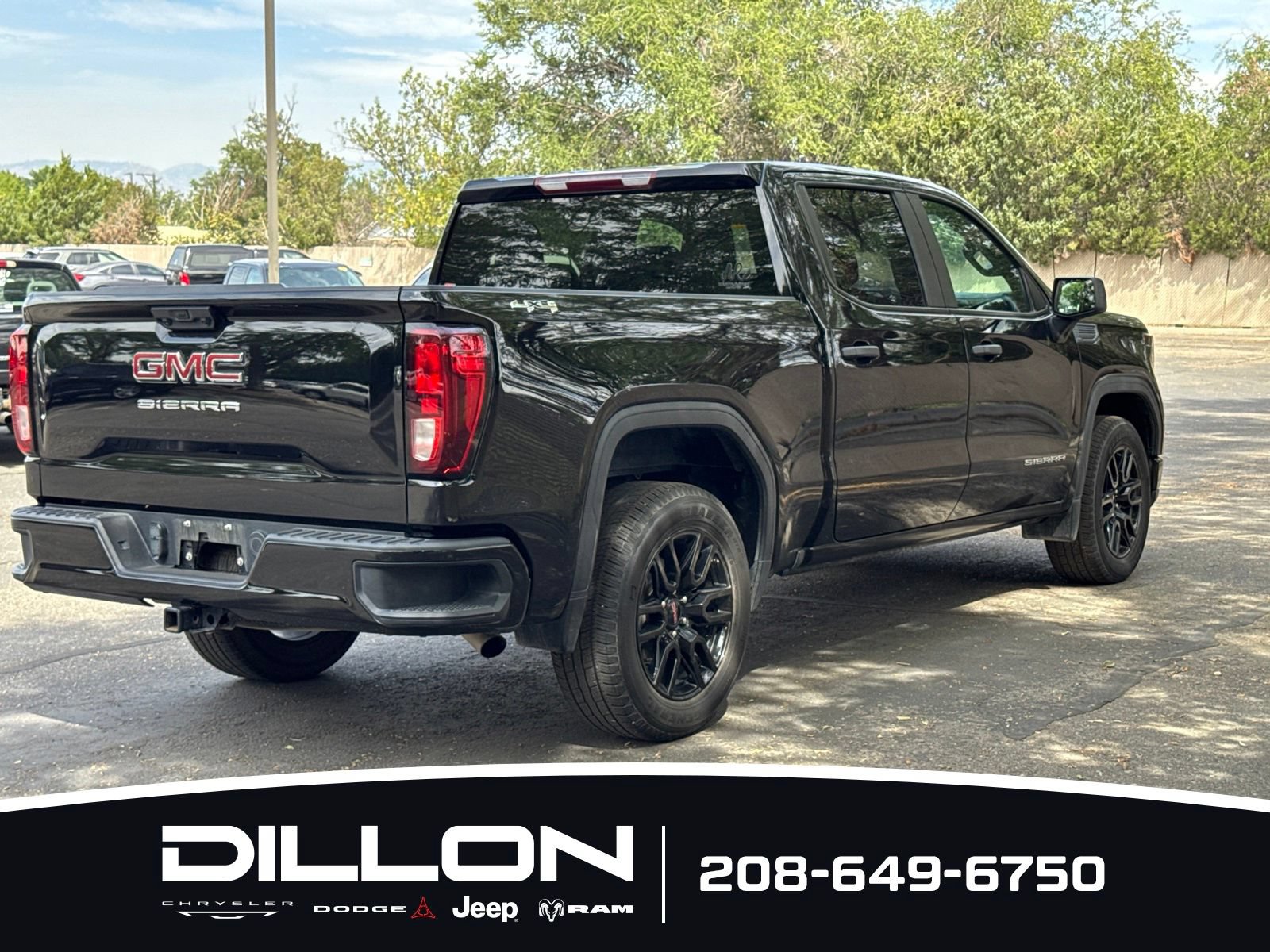 Used 2024 GMC Sierra 1500 Pro w/ Graphite Edition AWD/4WD image 6