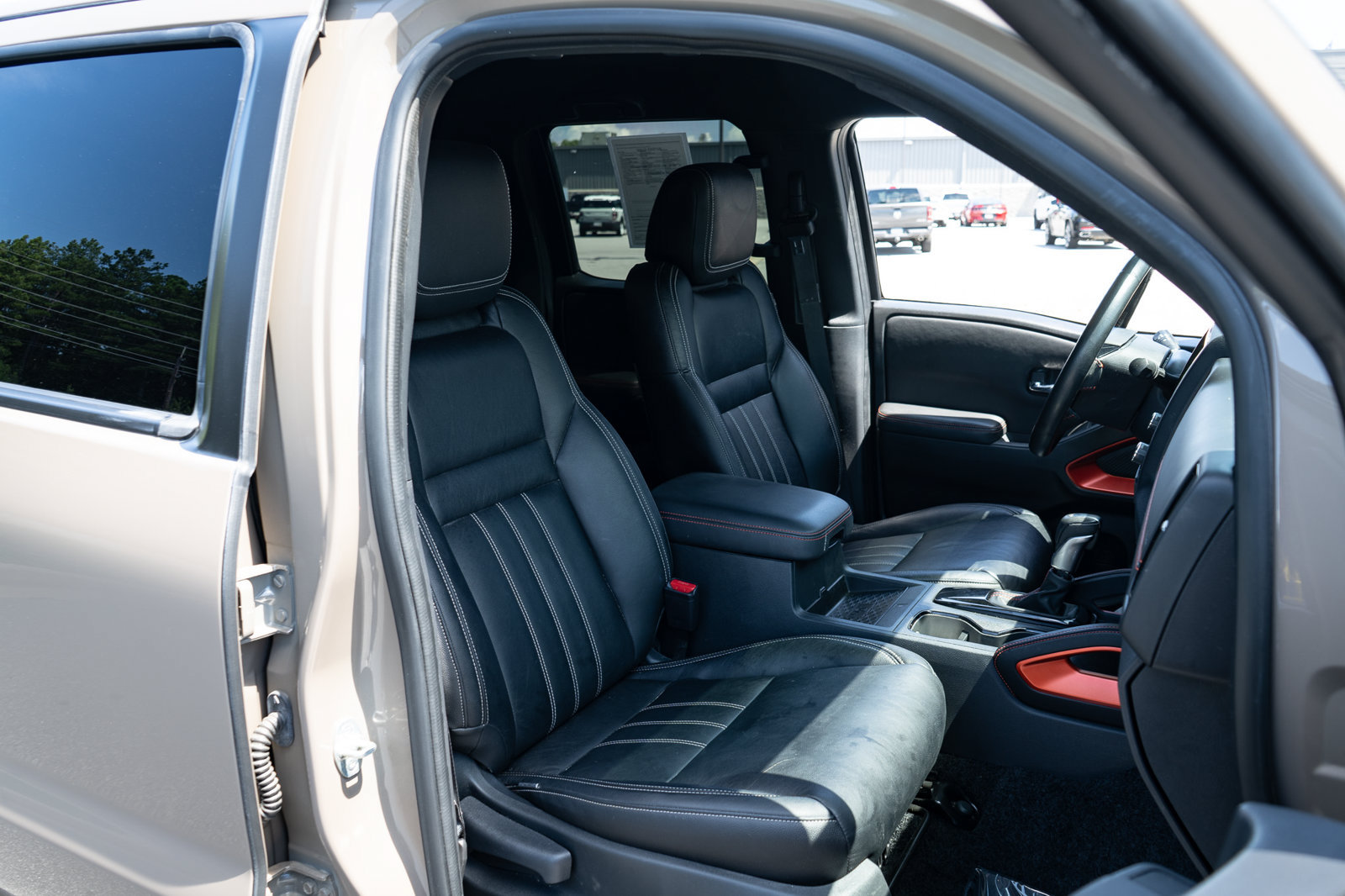 Used 2023 Nissan Frontier PRO-4X w/ Pro Convenience Package AWD/4WD image 22