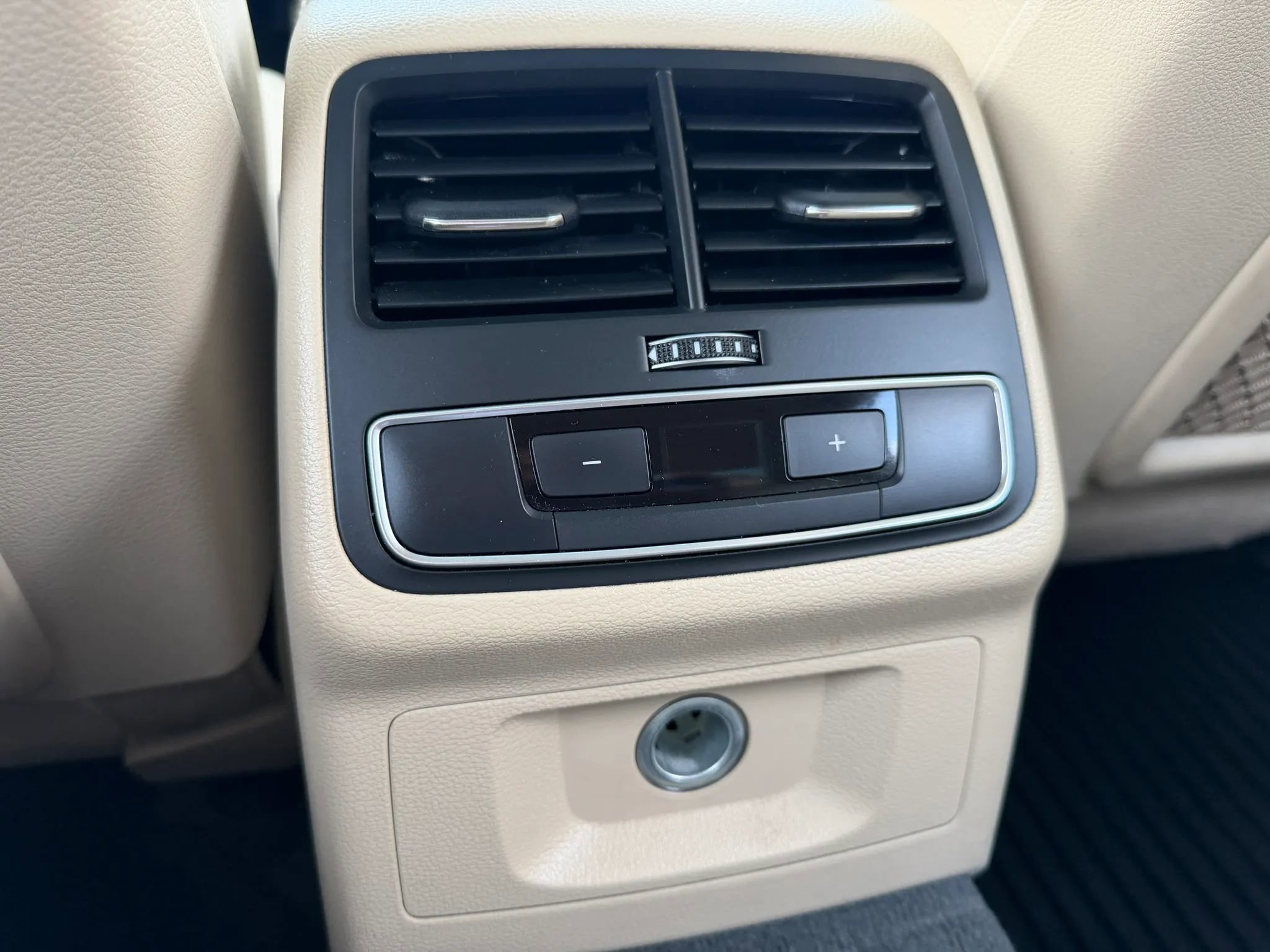 Used 2018 Audi A4 2.0T Ultra Premium w/ Convenience Package FWD image 30