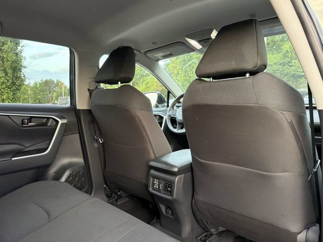 Used 2025 Toyota RAV4 LE AWD/4WD image 13