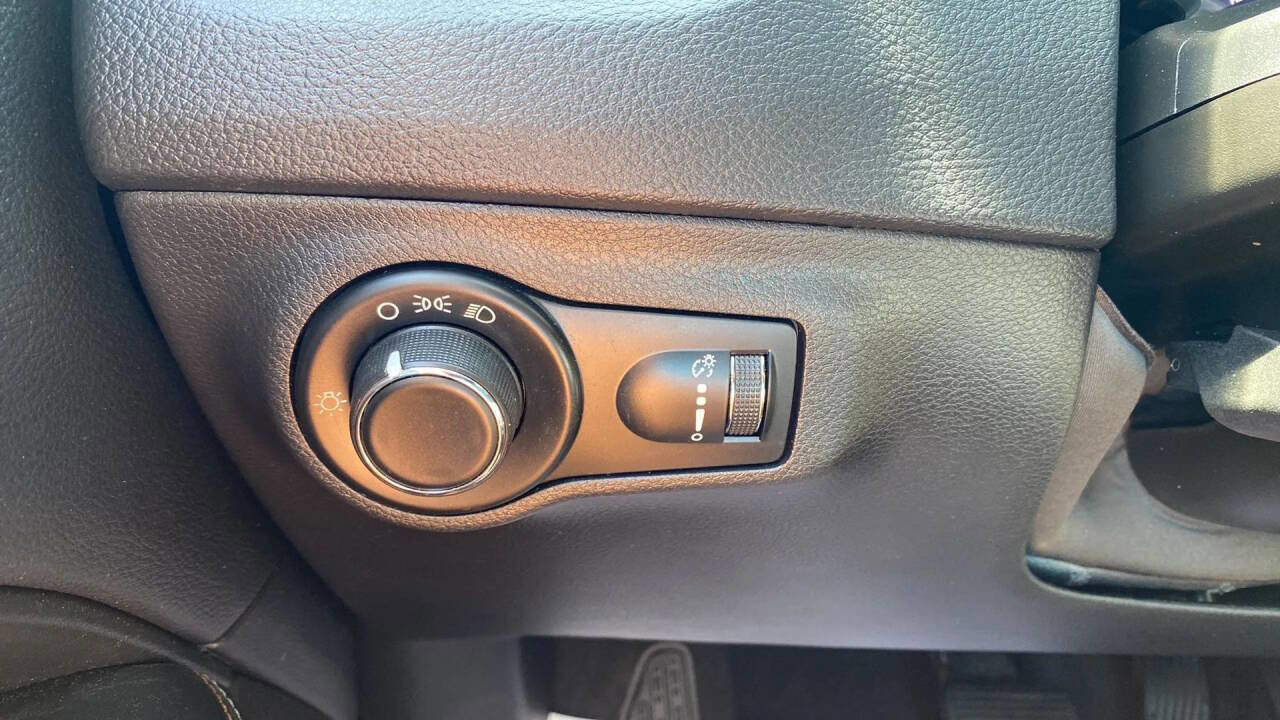 Used 2020 Jeep Compass Sport w/ Cold Weather Group image 17