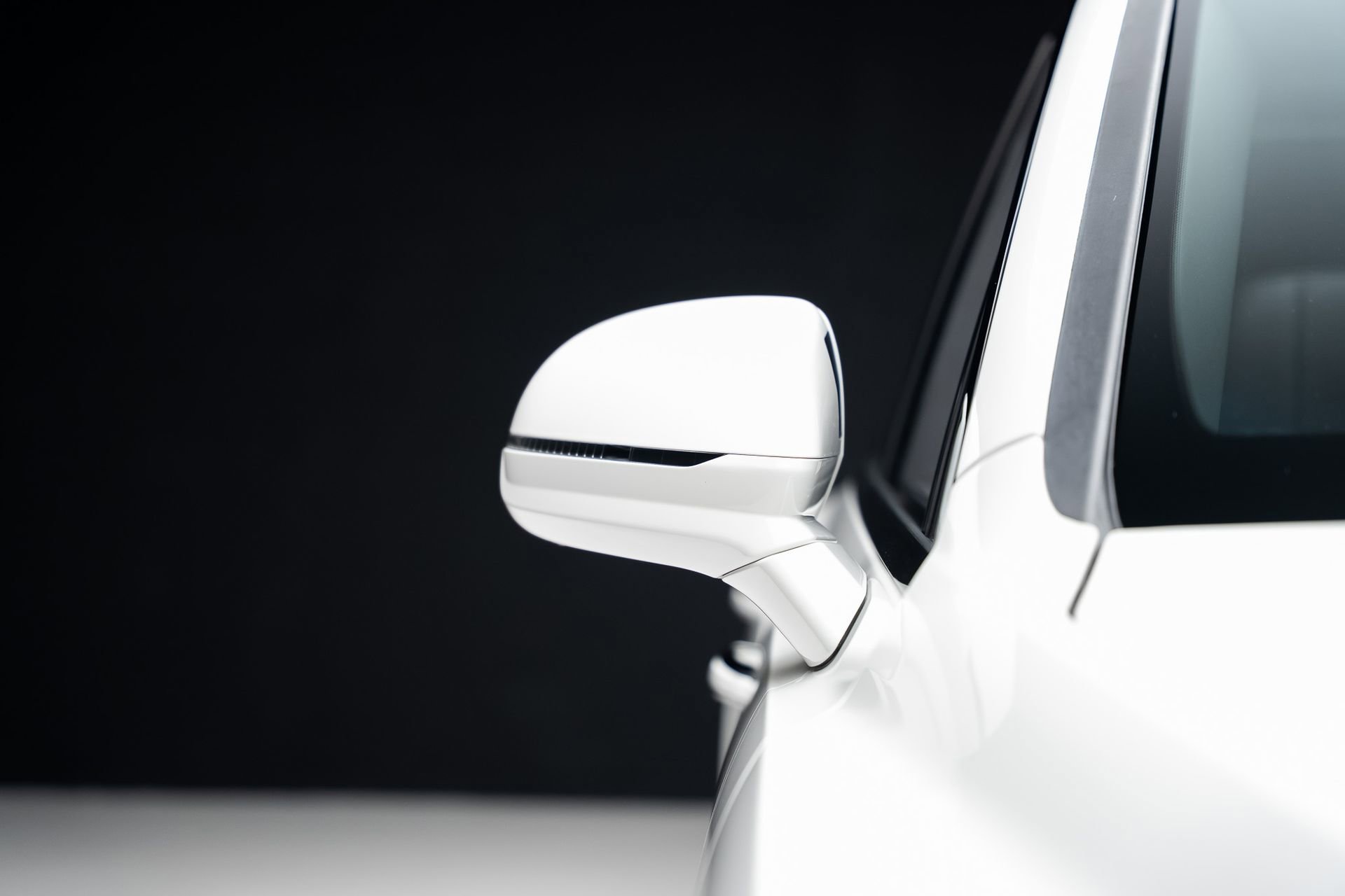 Used 2021 Bentley Bentayga Plug-In Hybrid image 14