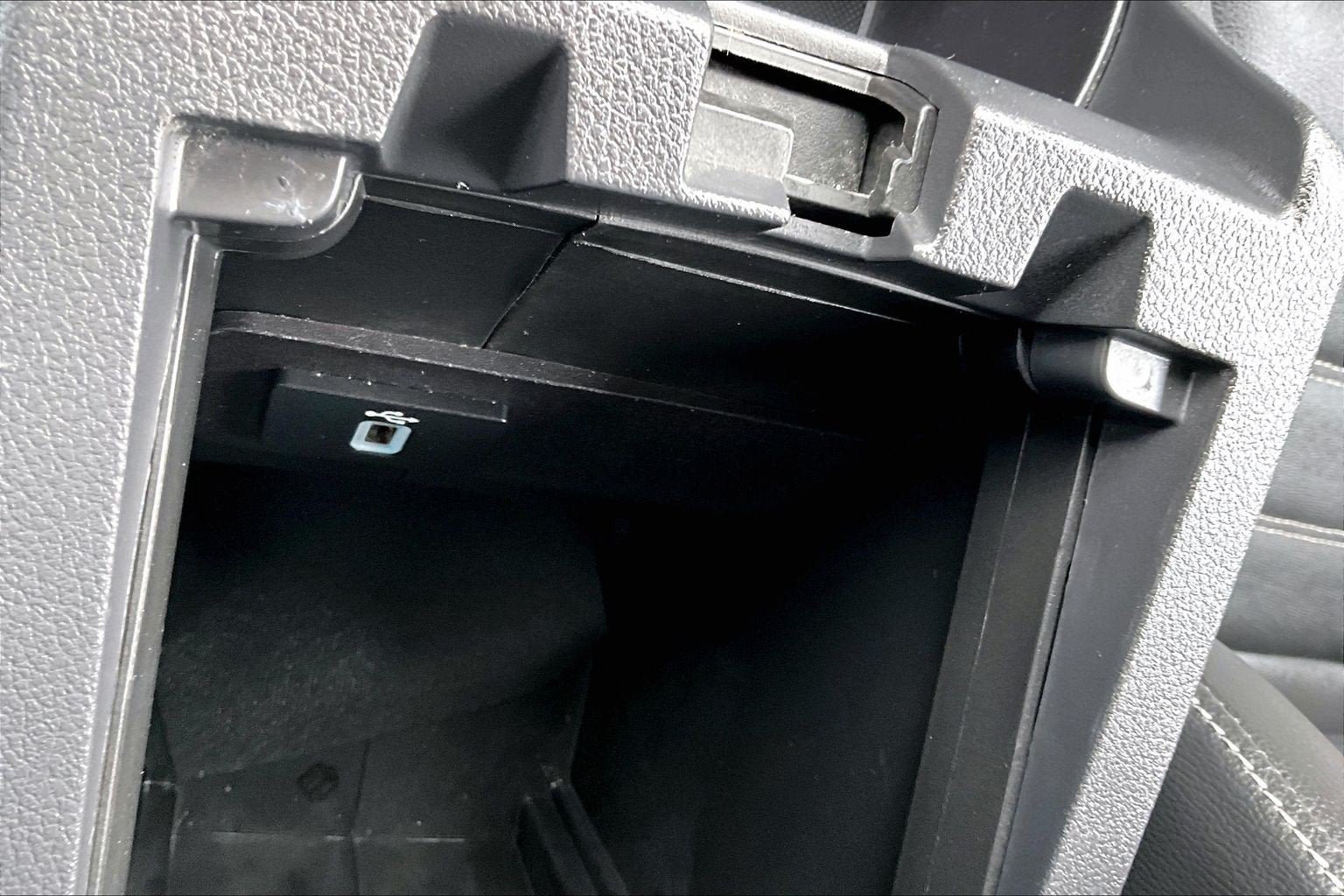 Used 2019 Ford Escape Titanium AWD/4WD image 32
