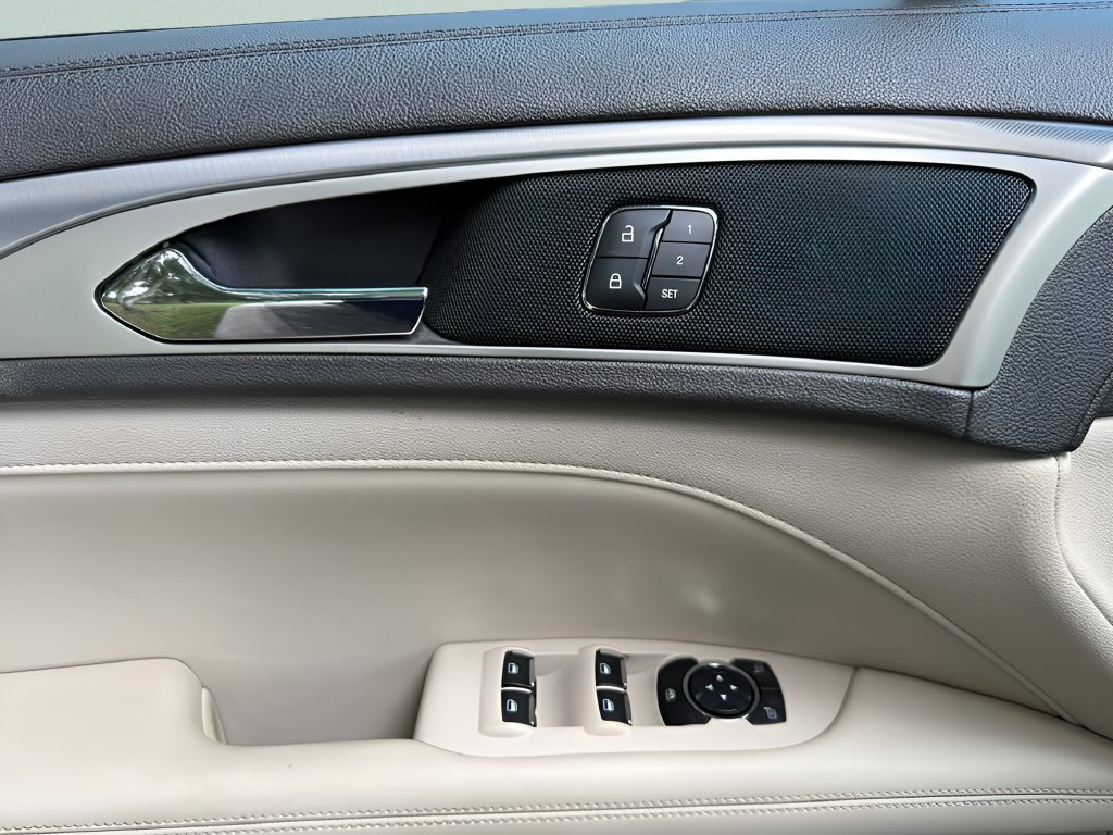 Used 2019 Lincoln MKZ Premiere FWD image 12
