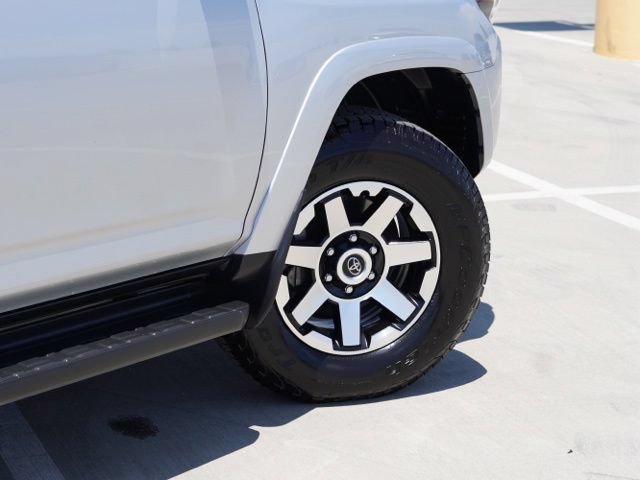 Used 2024 Toyota 4Runner TRD Off-Road Premium AWD/4WD image 8