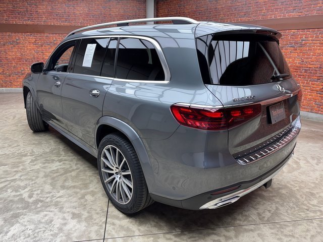 Used 2025 Mercedes-Benz GLS 450 4MATIC image 3