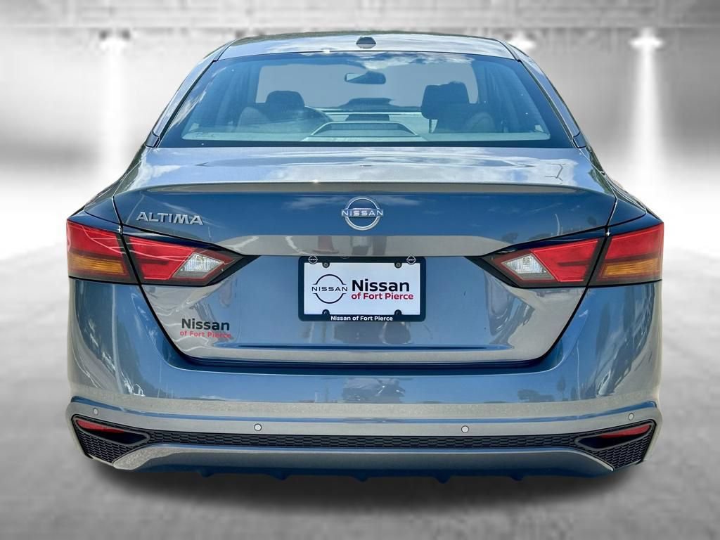 Certified 2025 Nissan Altima 2.5 S FWD image 8