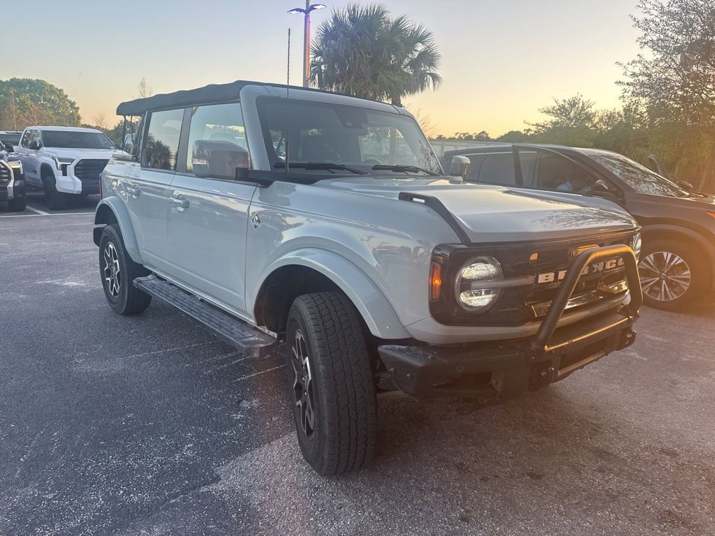 Used 2022 Ford Bronco Outer Banks image 2