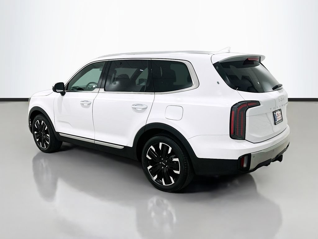 Used 2024 Kia Telluride SX w/ Towing Package FWD image 5