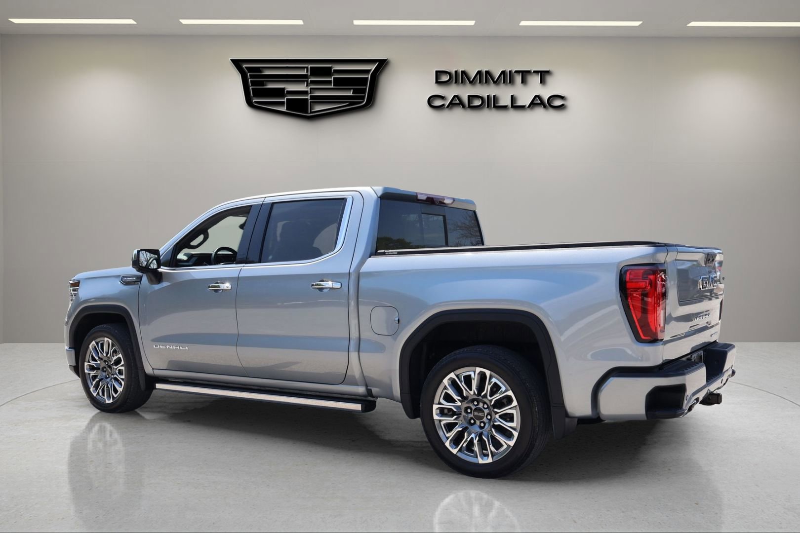Used 2024 GMC Sierra 1500 Denali Ultimate AWD/4WD image 3
