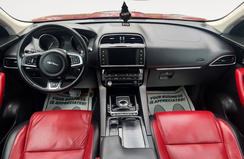 Used 2018 Jaguar F-PACE R-Sport AWD/4WD image 16
