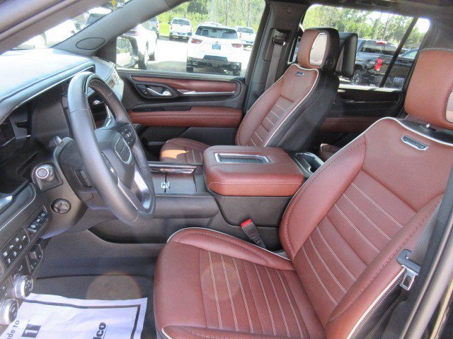Used 2023 GMC Yukon XL Denali Ultimate image 16