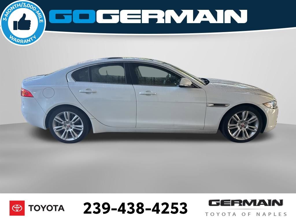 Used 2019 Jaguar XE Premium image 10