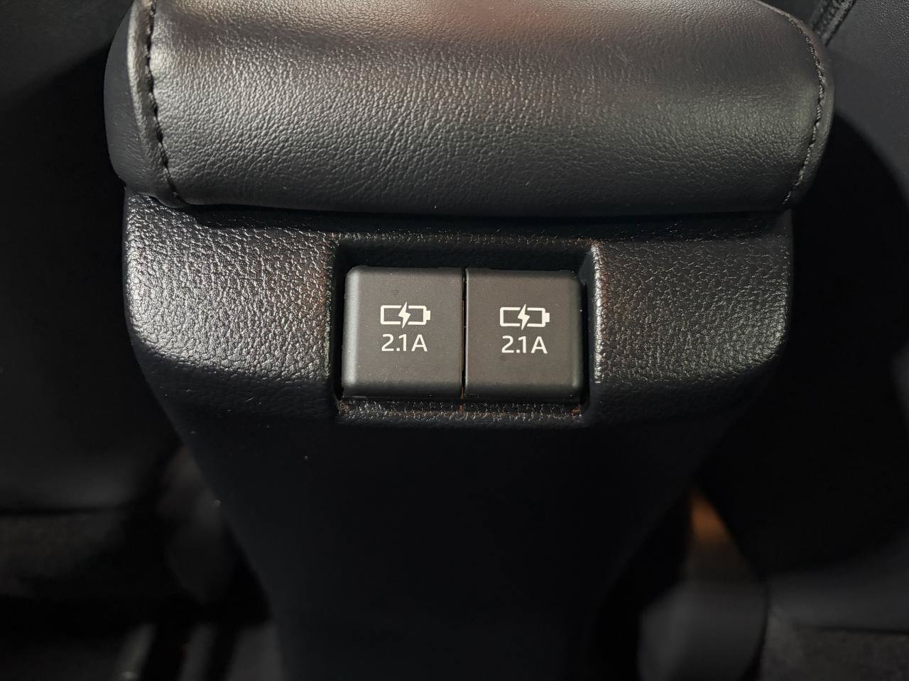 Used 2022 Toyota Prius Prime XLE FWD image 25