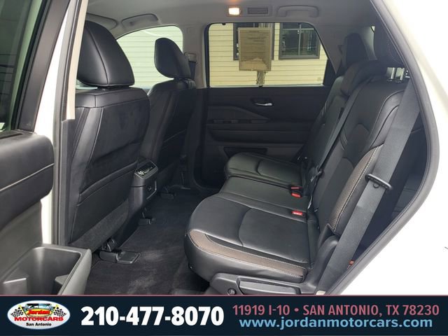 Used 2023 Nissan Pathfinder SL FWD image 16