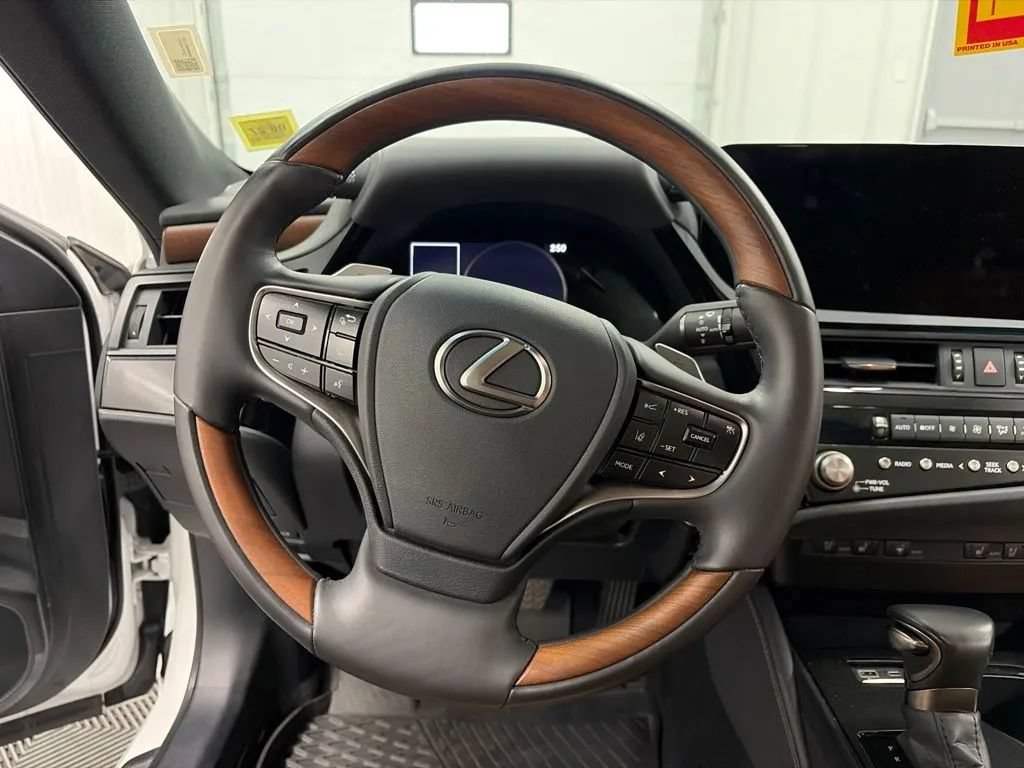Used 2025 Lexus ES 250 w/ Premium Package AWD/4WD image 21