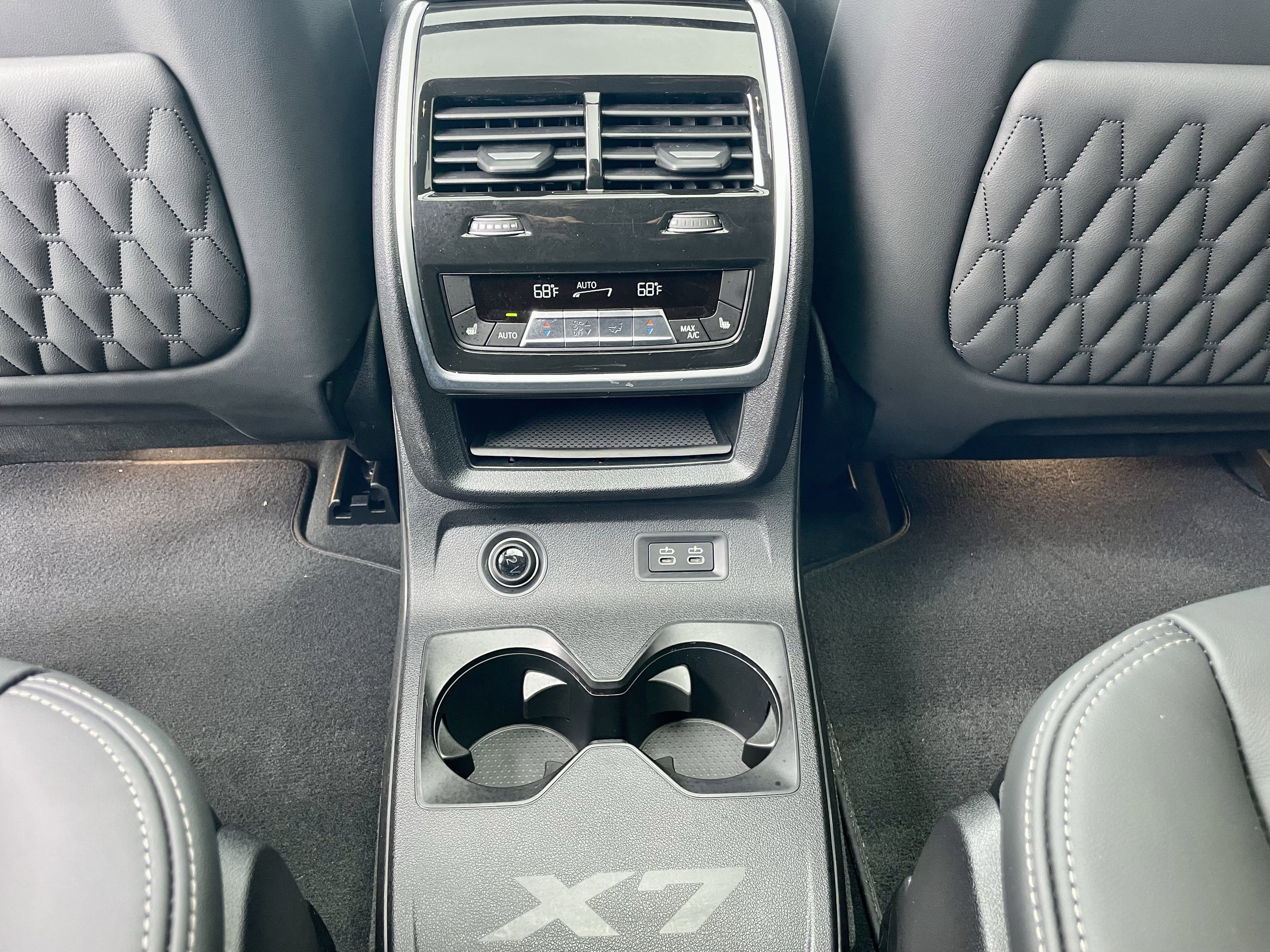 Used 2025 BMW ALPINA XB7 image 26