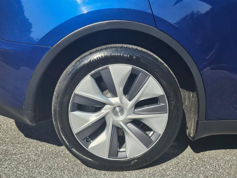 Used 2023 Tesla Model Y Long Range AWD/4WD image 16
