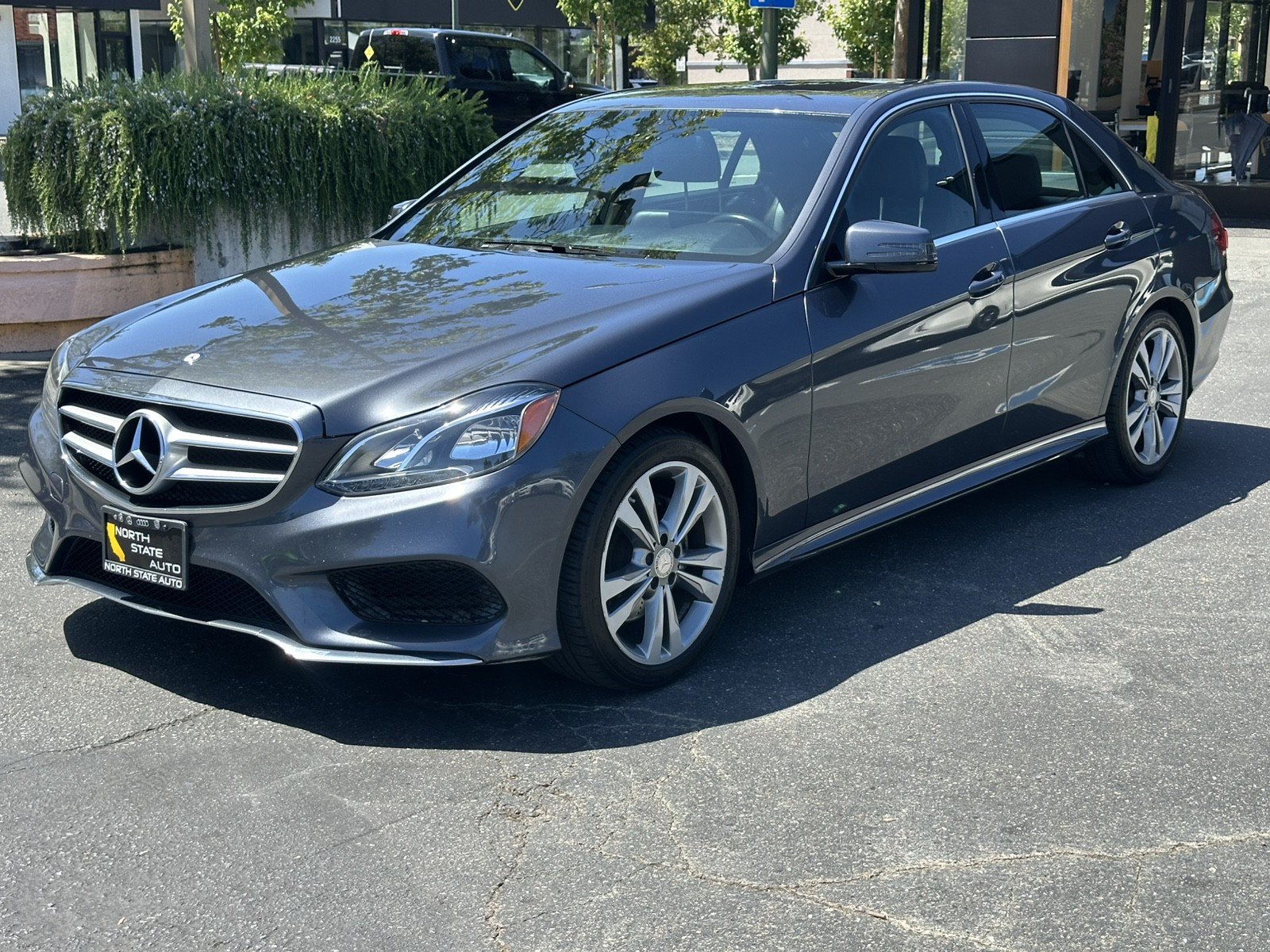 Used 2015 Mercedes-Benz E 350 Sedan image 3
